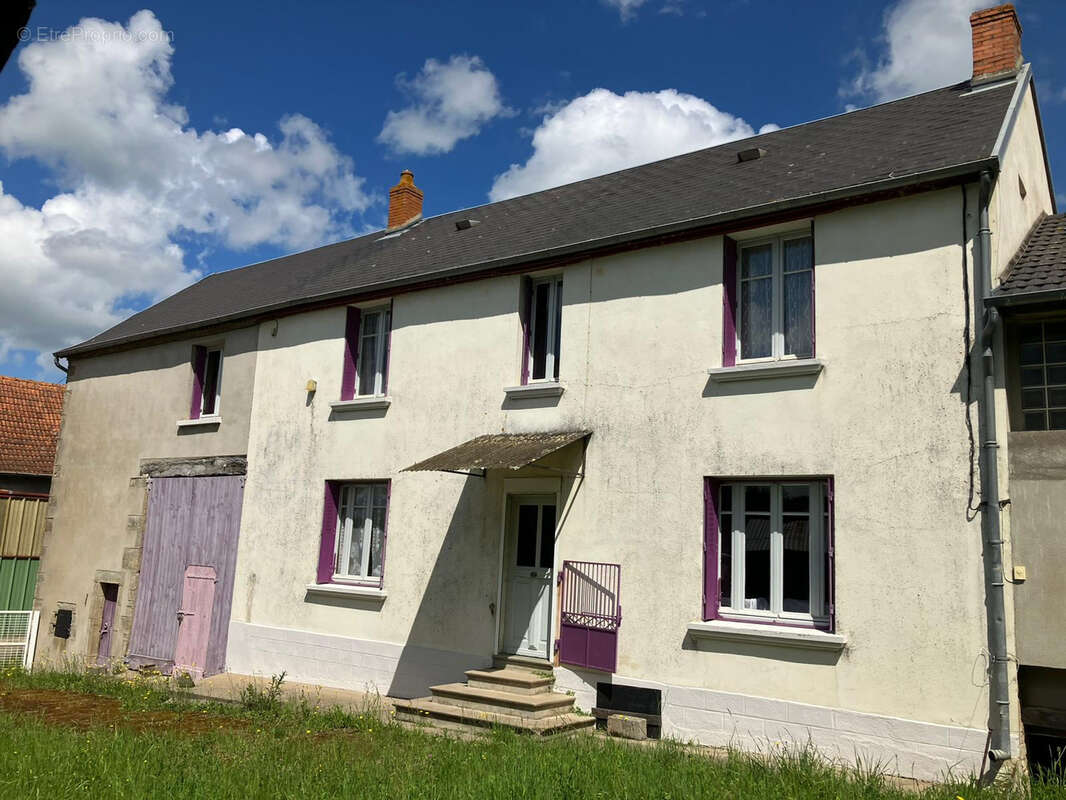 Maison à SAINT-MARCEL-EN-MARCILLAT