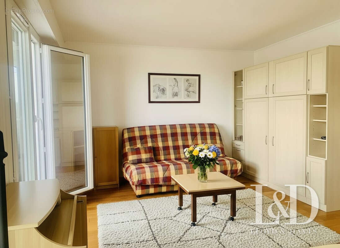 SEJOUR SUR BALCON - Appartement à PARIS-19E