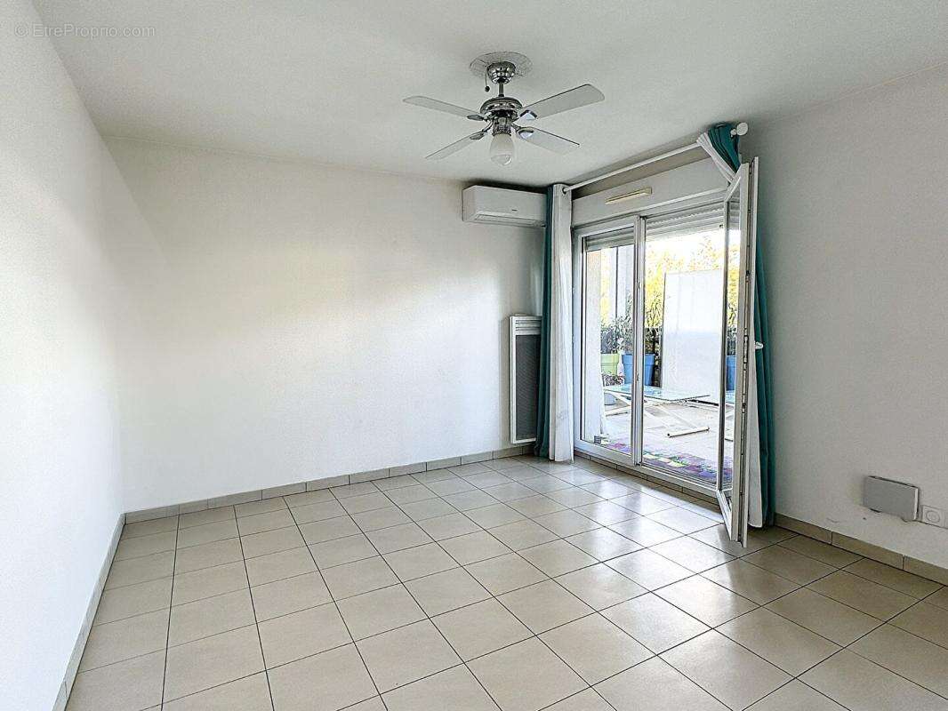 Appartement à ROQUEBRUNE-SUR-ARGENS