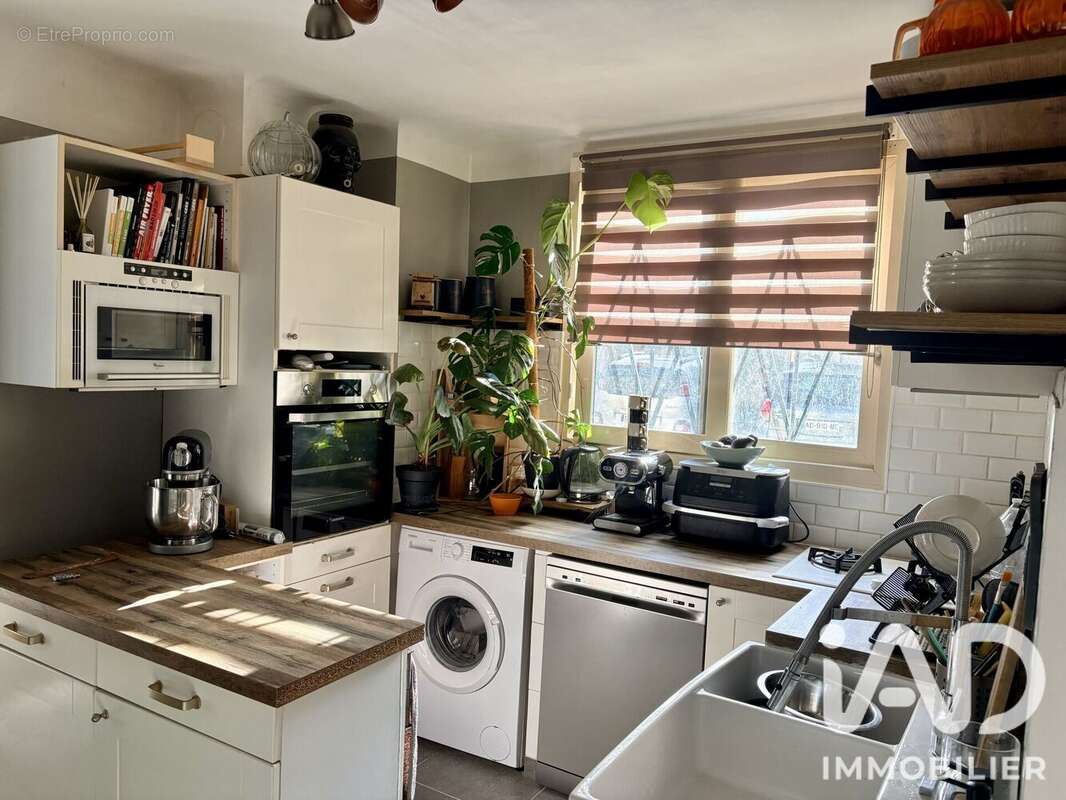 Maison 133 m² à Mehun-Sur-Yevre  - photo 3