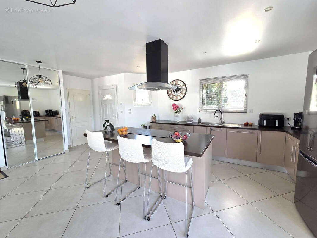 FONTENILLES : Maison T6  JULIA au calme avec piscine - photo 4