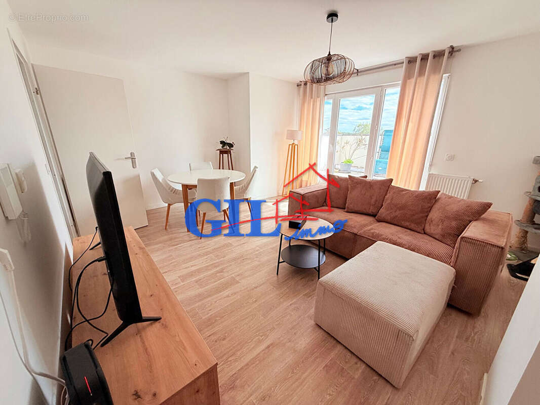 Appartement à VERT-SAINT-DENIS