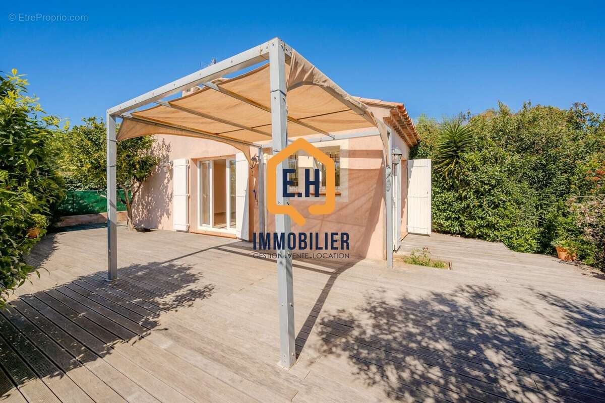 Maison à HYERES