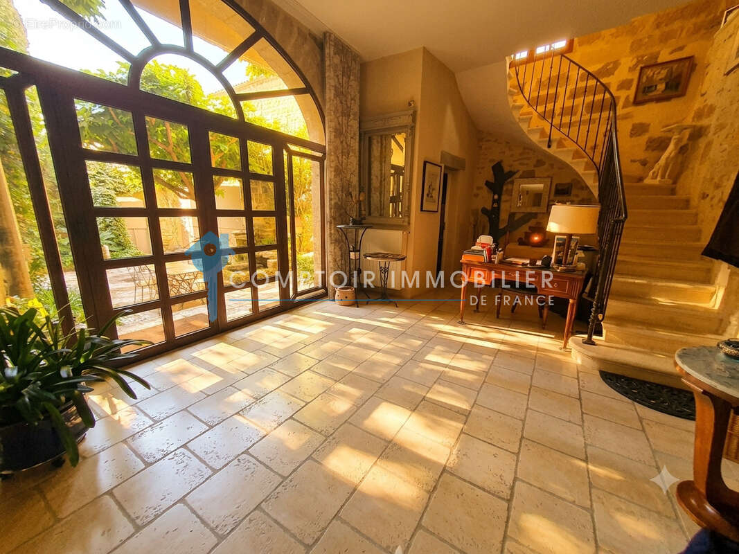 A Vendre GARD (30) - Grande maison de charme avec cour dans village en périphérie Uzès - photo 7