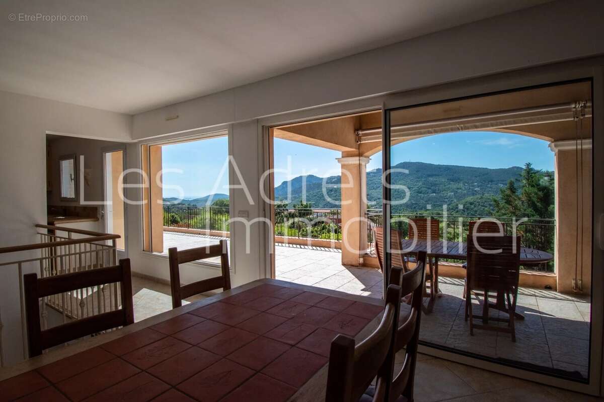 Maison à LES ADRETS-DE-L'ESTEREL