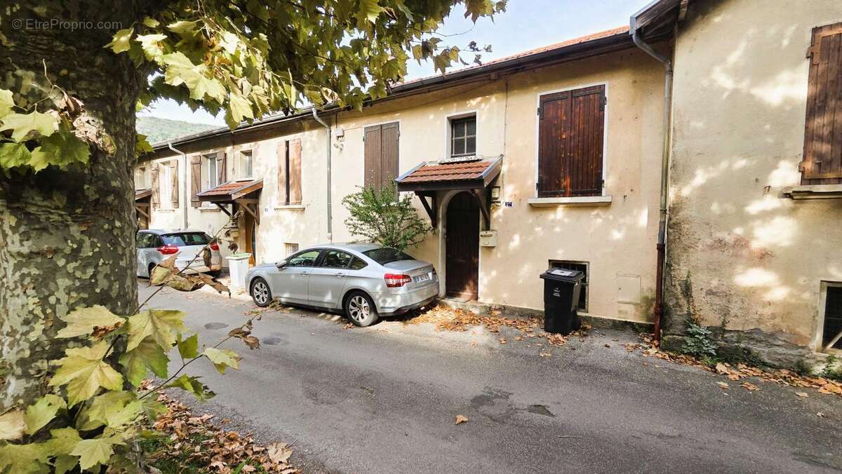 Appartement à VIZILLE