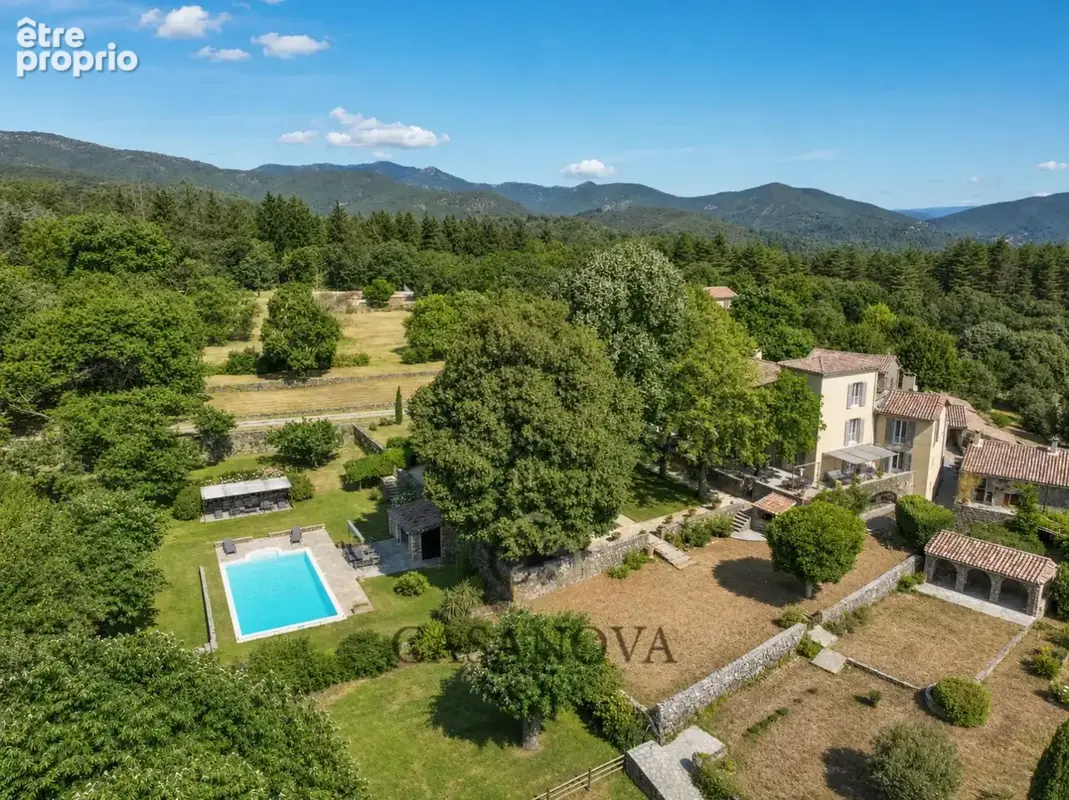 Propriété de caractère du XVIIe siècle avec piscine - photo 17