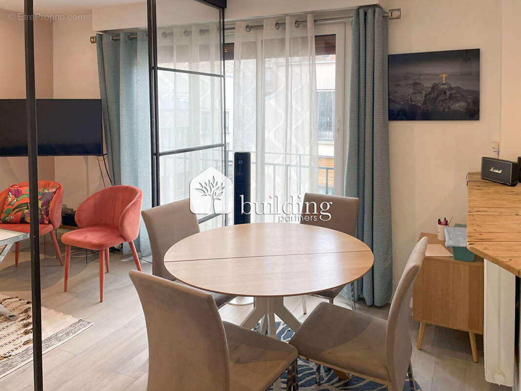 Appartement à PARIS-17E