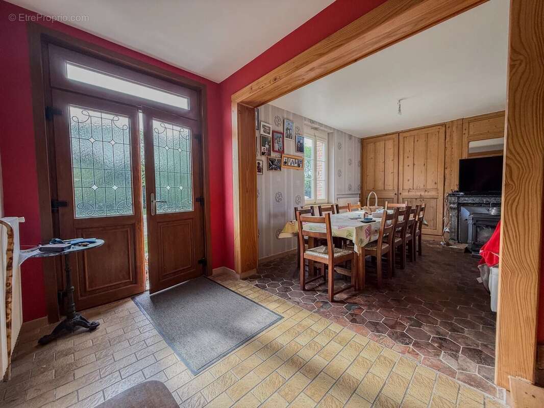Maison à FERRIERES-SAINT-HILAIRE