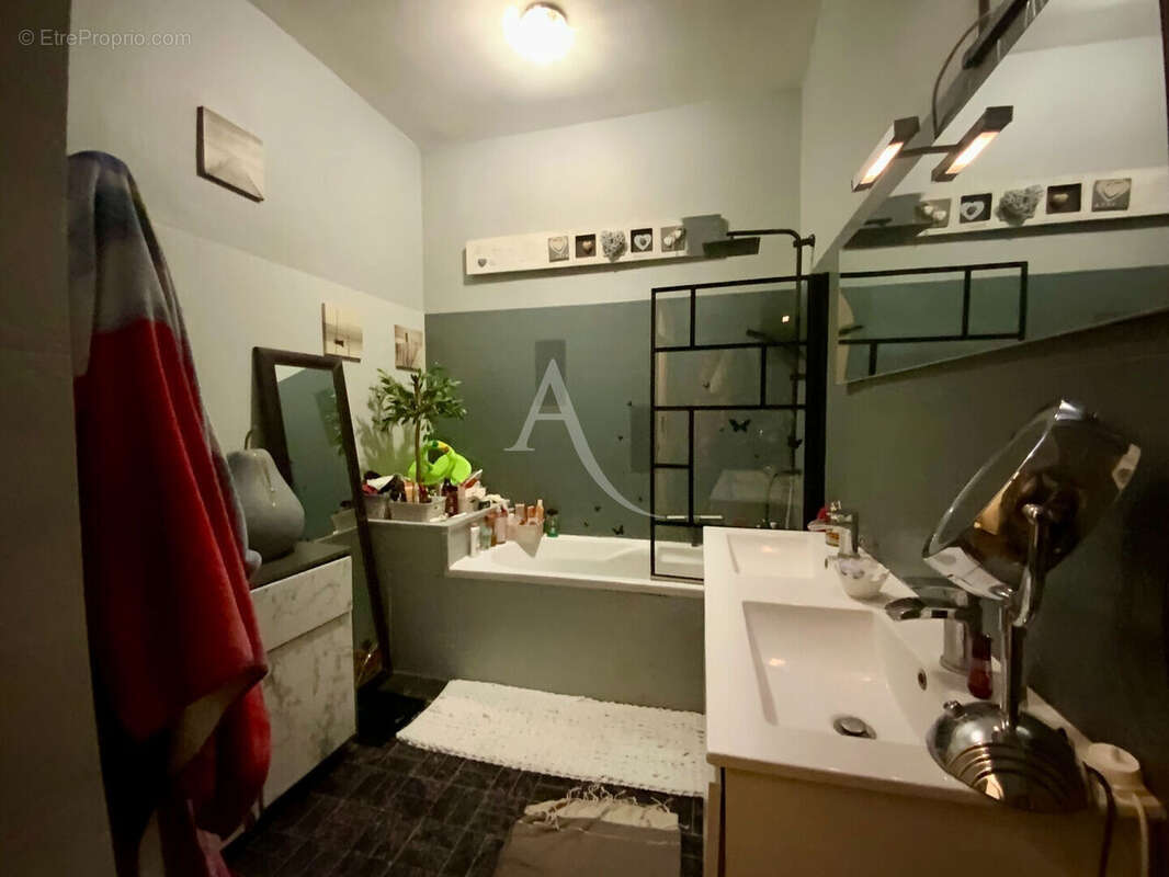 Immeuble mixte commercial et habitation - photo 10