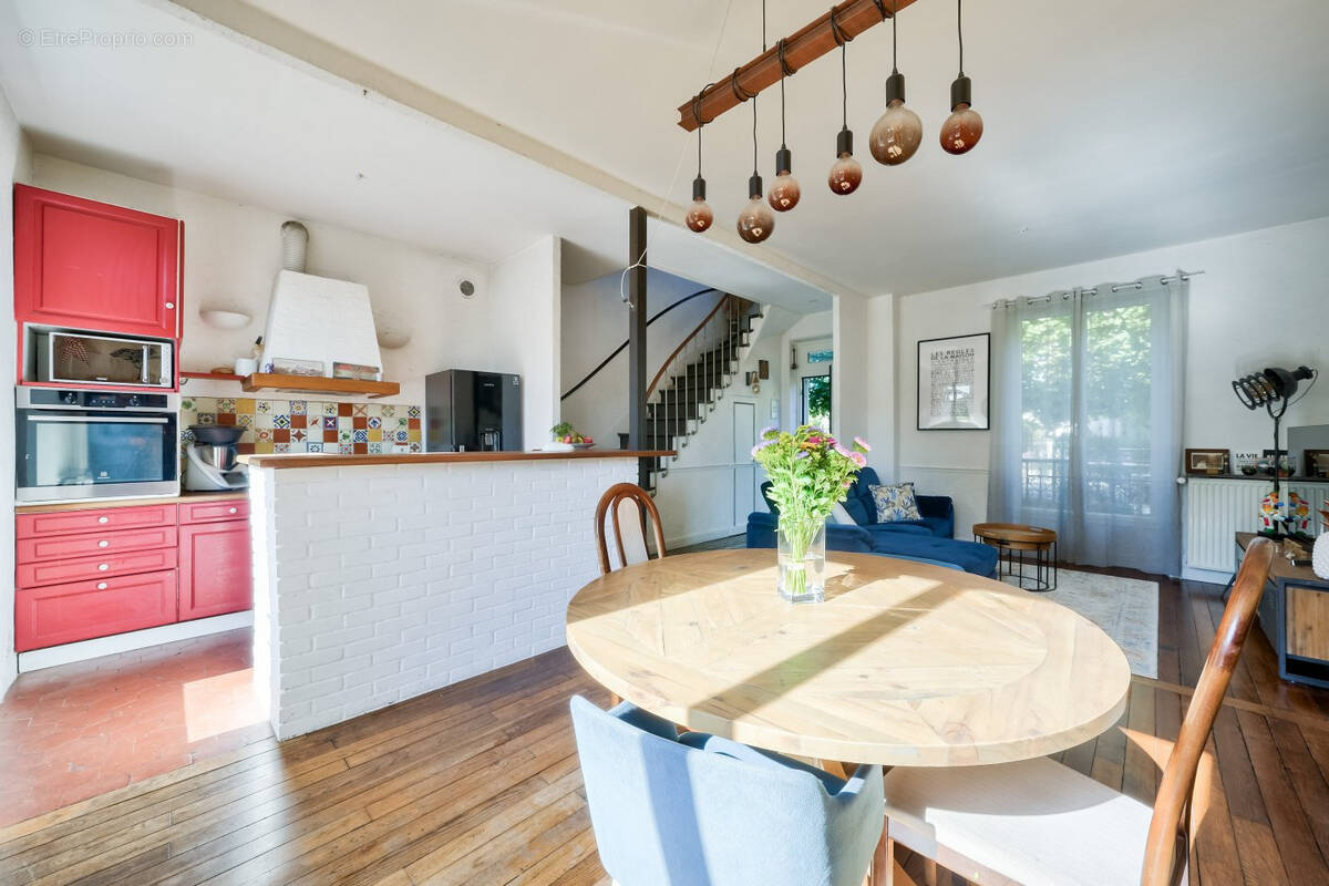 Maison à SAVIGNY-SUR-ORGE