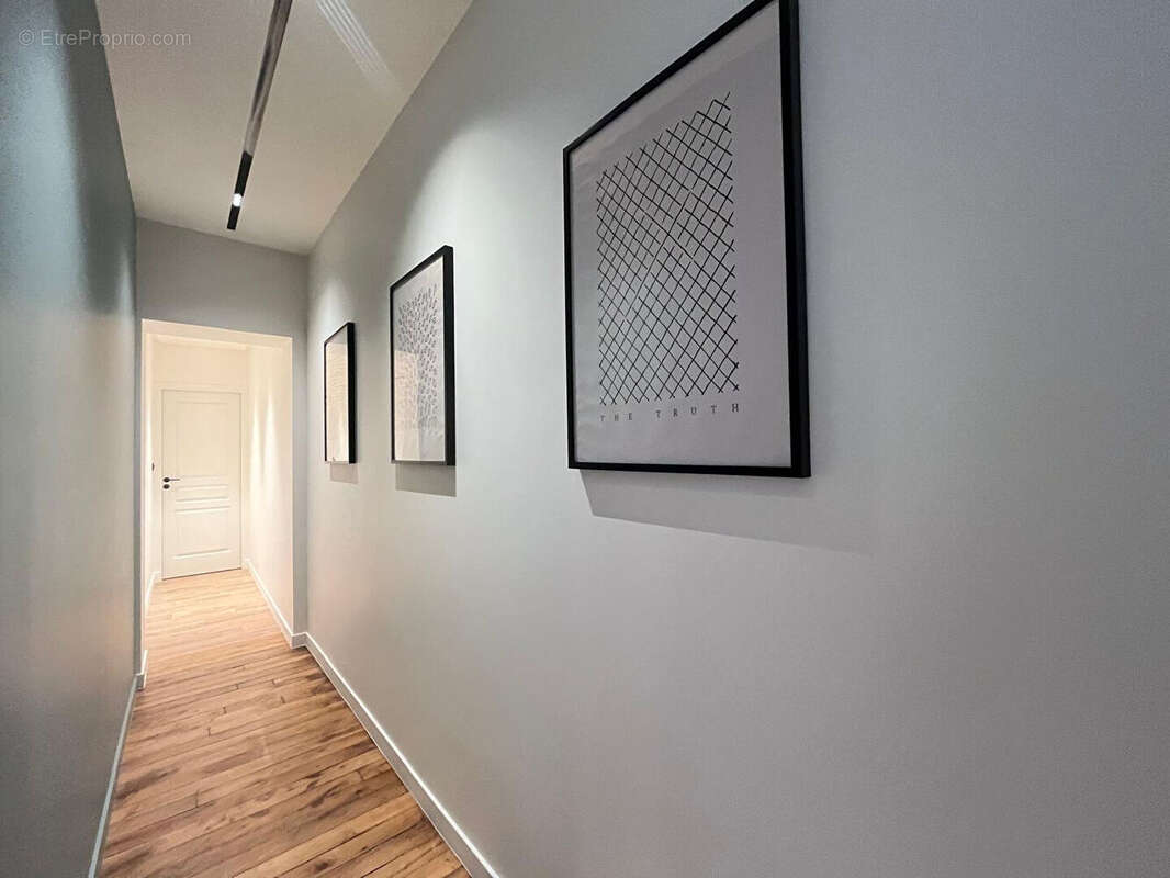 Appartement coup de coeur 3 pièce(s) 65 m2 refait par architecte calme absolu à 5 min RER A - photo 2