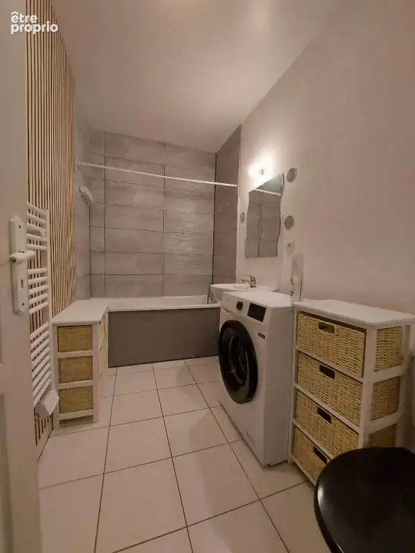 À saisir : Appartement type loft vendu meublé avec place de parking couverte et sécurisé - photo 4