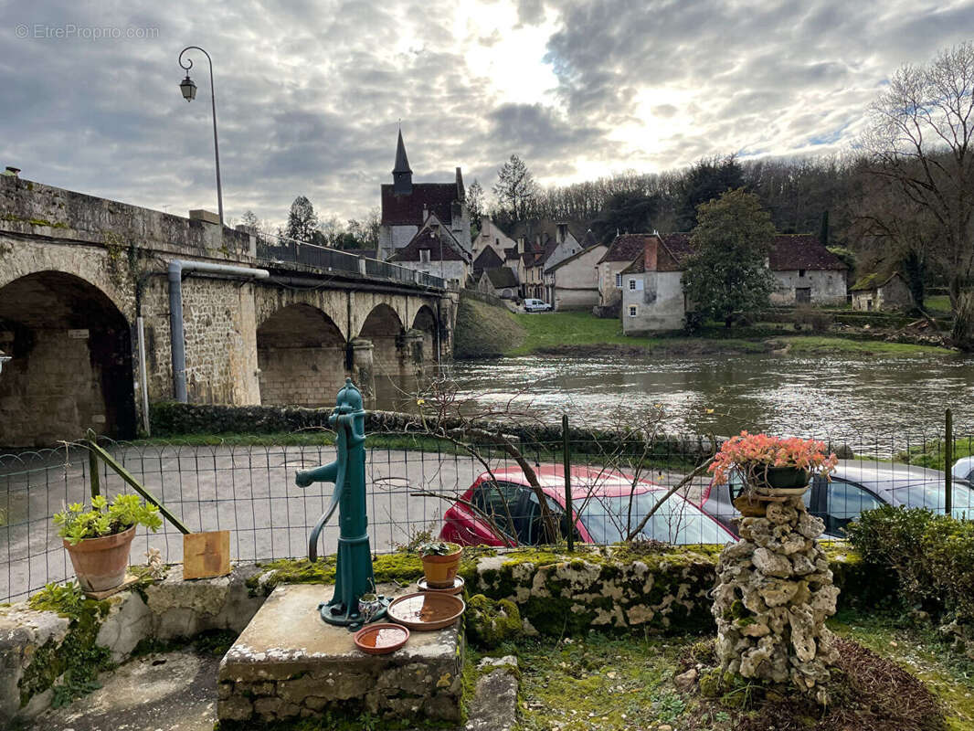 Maison à ANGLES-SUR-L&#039;ANGLIN