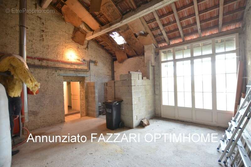 Maison à MONT-DEVANT-SASSEY