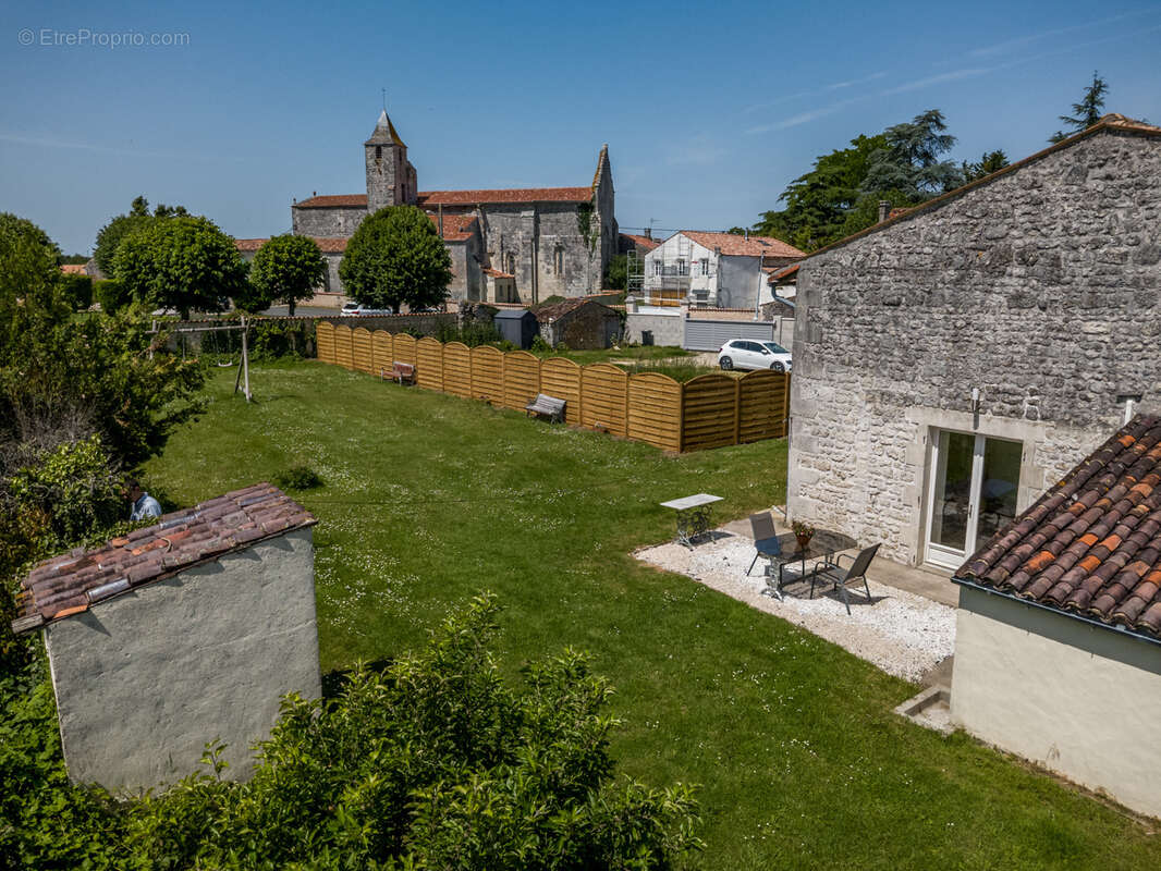 Maison à LES ESSARDS