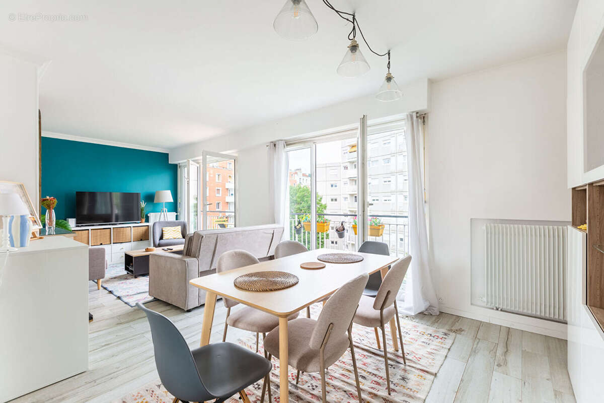 Appartement à COURBEVOIE