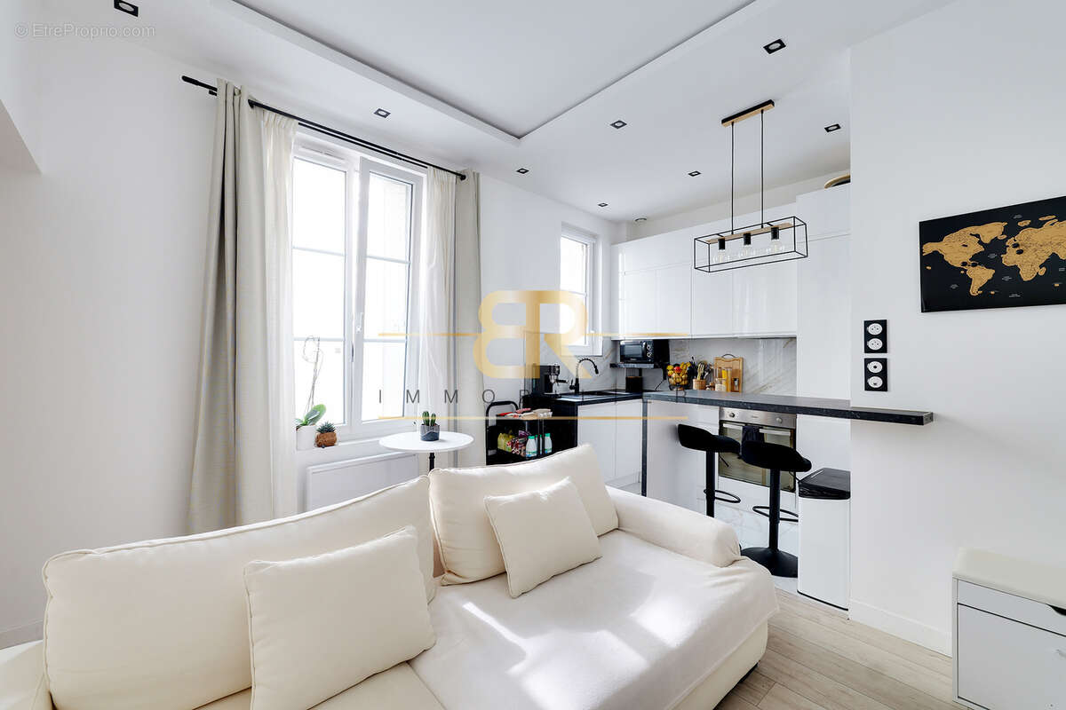 T3 rénové de 42 m2   calme   belle hauteur sous plafond   proche commerces et transports - photo 4