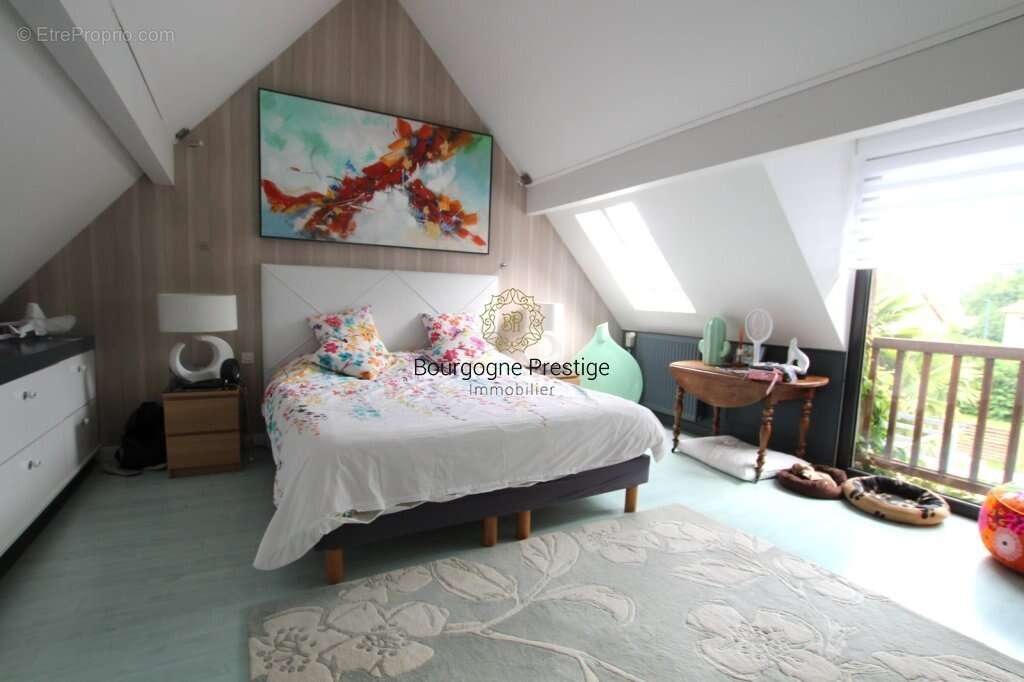 Belle propriete de caractere de 293 m² avec piscine et terrain de 1510 m² - photo 10