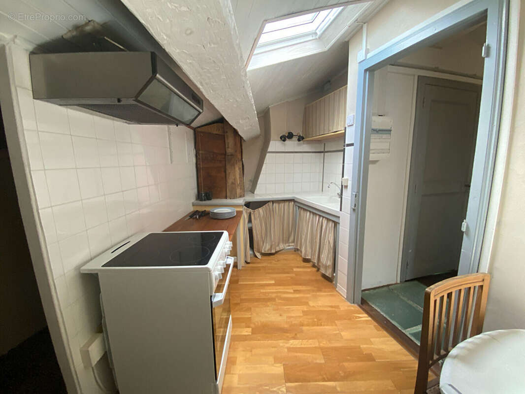 Appartement T3 + terrasse & cellier - photo 8