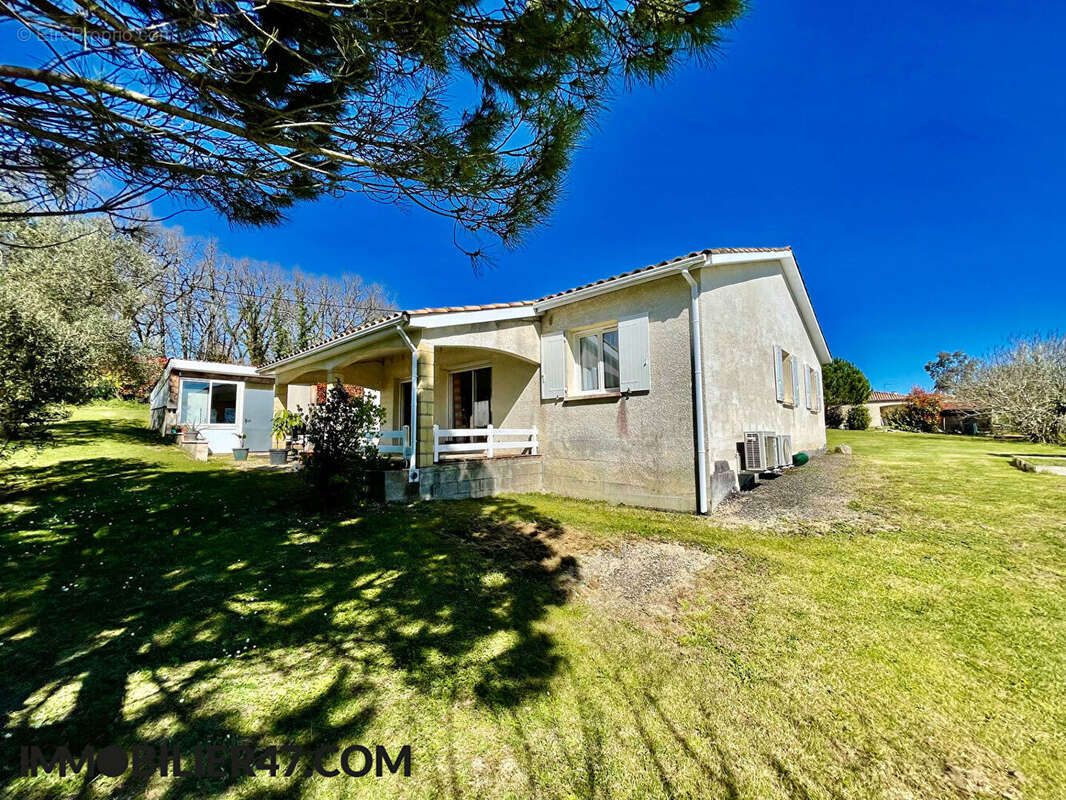 Maison à SAINT-HILAIRE-DE-LUSIGNAN