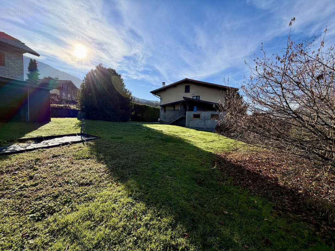 Maison à SAINTE-HELENE-SUR-ISERE