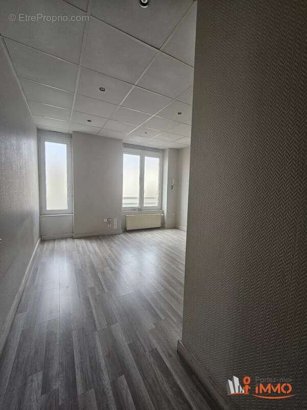 Appartement à SAINT-GENEST-LERPT