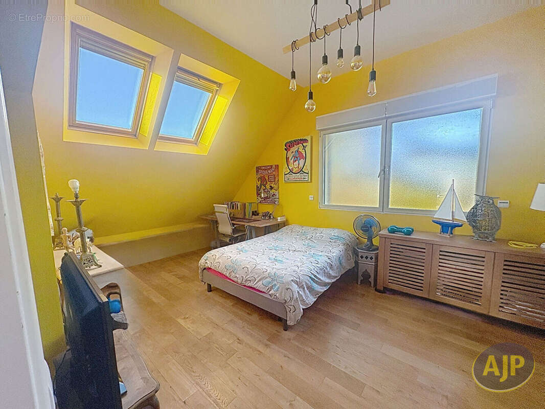 Maison à LE POULIGUEN