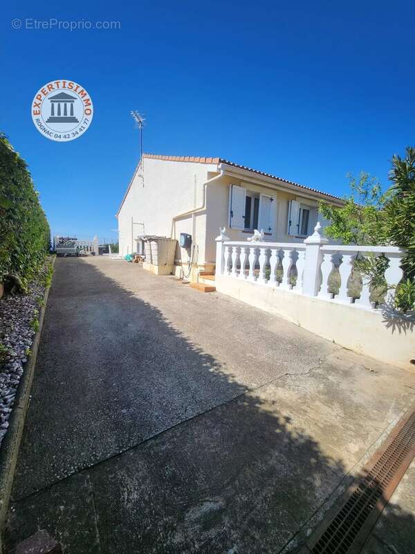 Vitrolles Maison T4 Plain Pied avec Garage - photo 4
