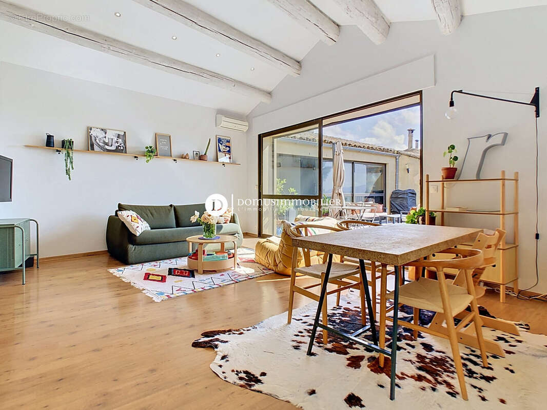 Appartement à CHATEAUNEUF-DE-GADAGNE