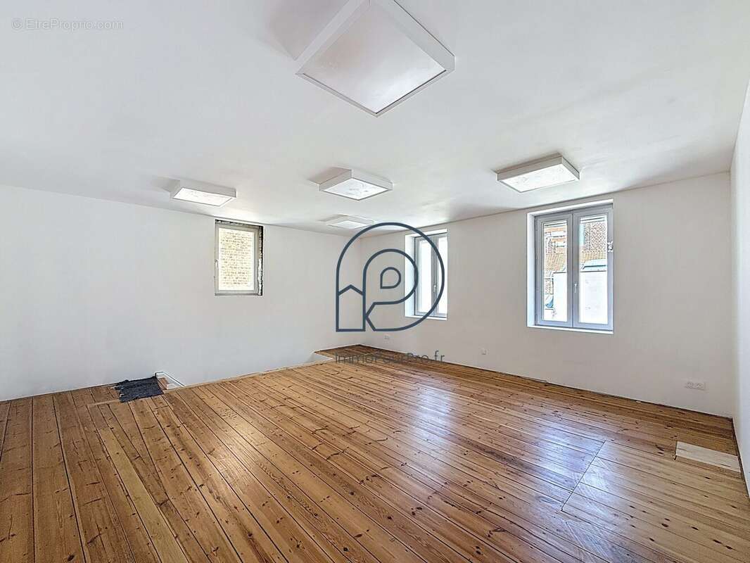 Commerce à LA MADELEINE