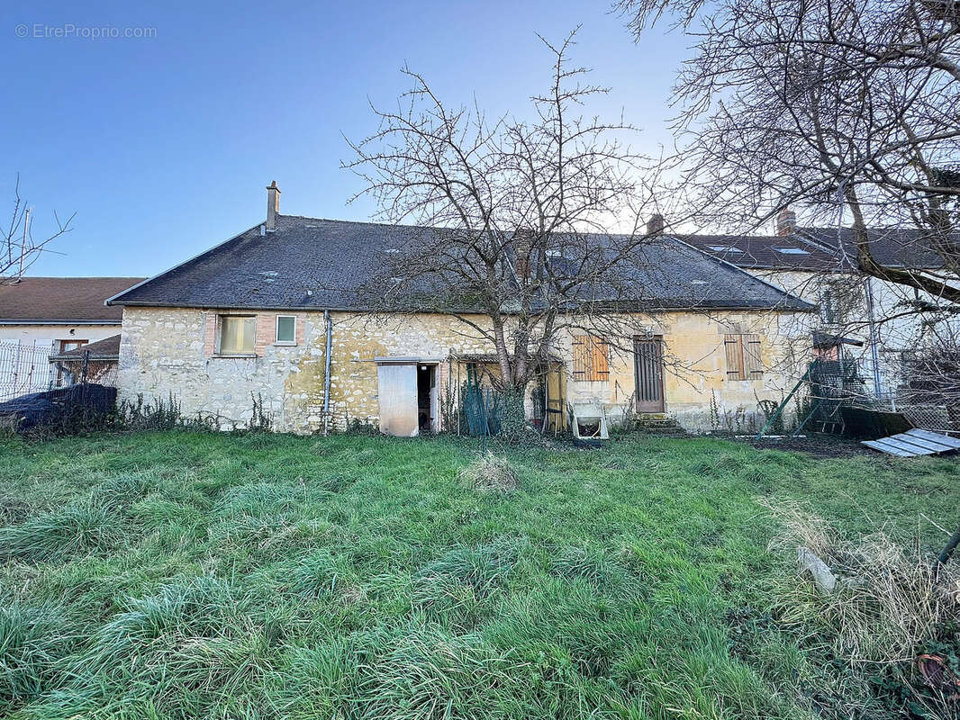 Gros potentiel : Maison à rénover - photo 5