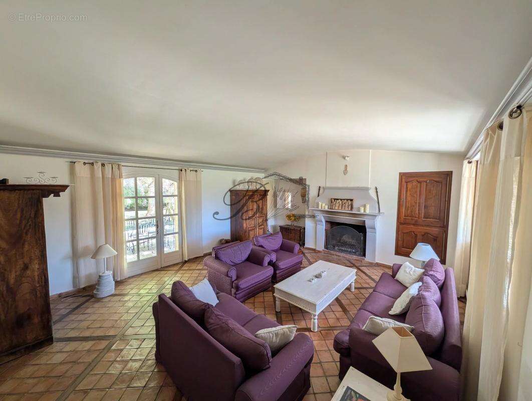 Maison à LA BASTIDE-DES-JOURDANS