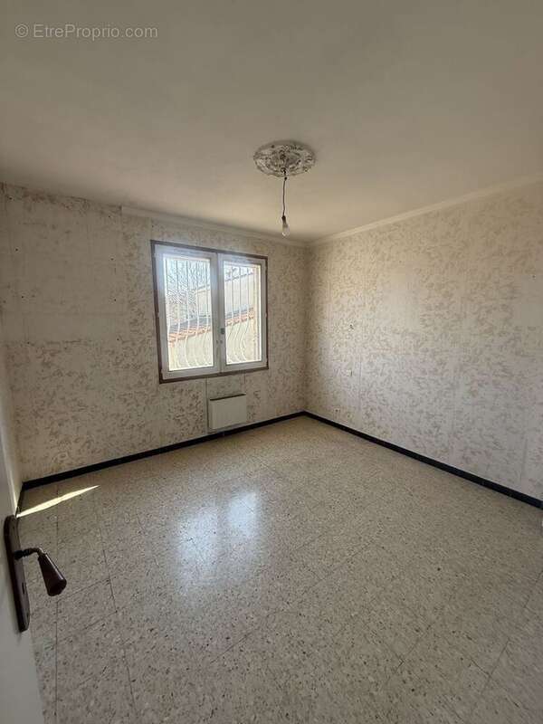 Appartement 78 m² à Marignane  - photo 4