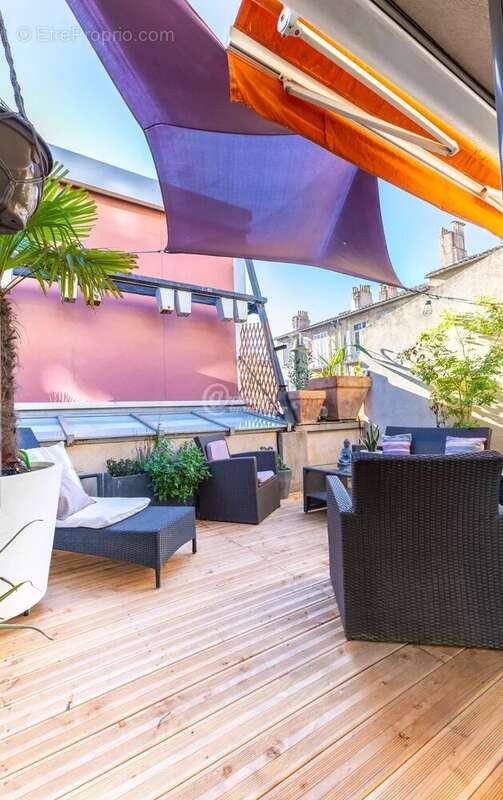 Appartement à MARSEILLE-1E