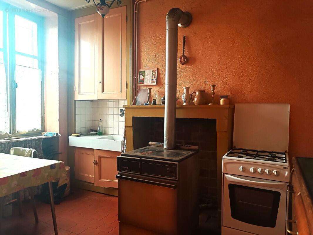 Maison 3 chambres, agreable terrain clos et arbore de 1500 m - photo 4