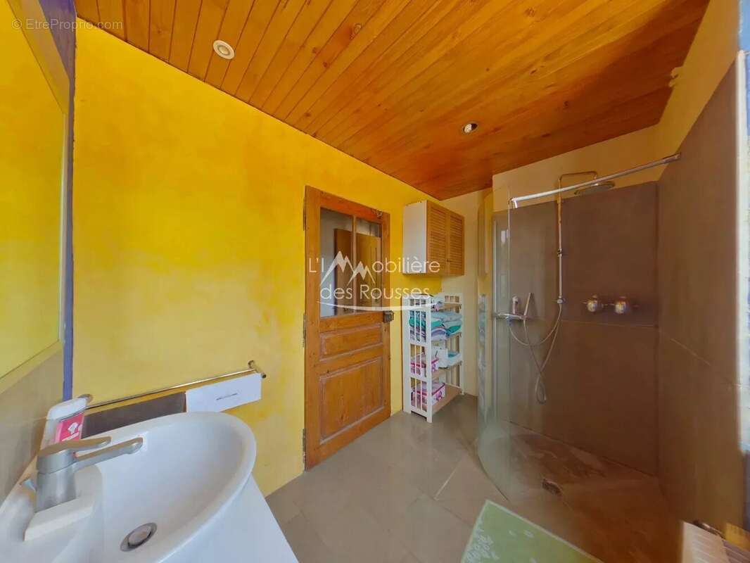 Propriété de caractère avec écurie et vaste domaine - photo 11