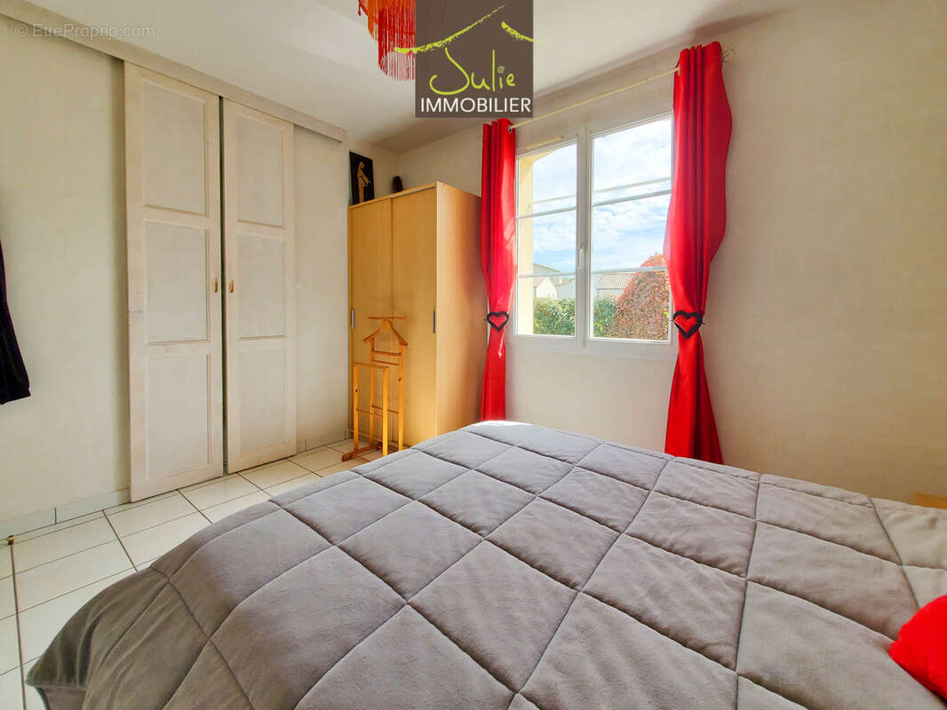 Maison à LA CHAPELLE-SAINT-LAURENT