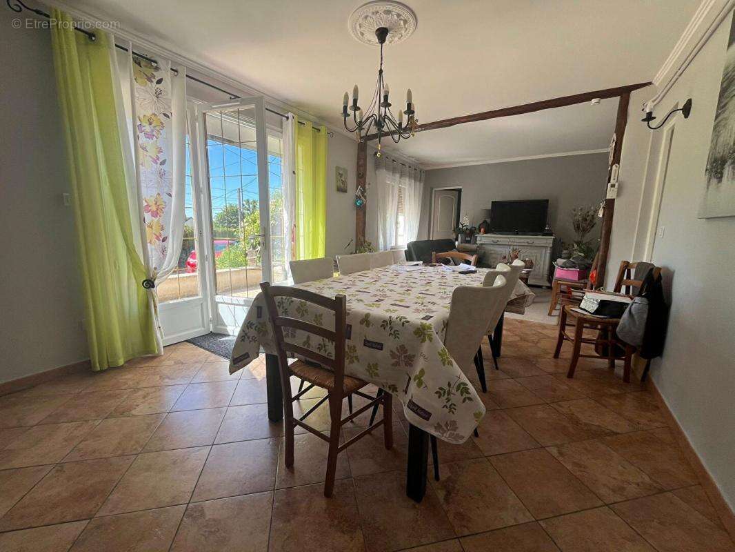 Maison à MEREVILLE