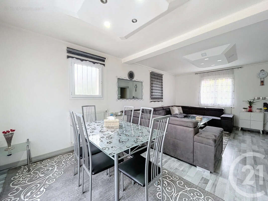 Maison à MAROLLES-SUR-SEINE