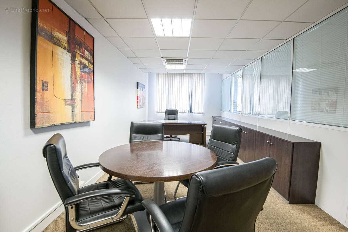 Commerce à COURCOURONNES