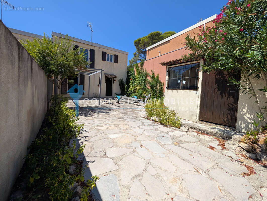 Dépt Hérault (34) - JACOU  à vendre maison climatisée de 85m2 en R+1 avec jardin et cabanon sur parcelle de 18 - photo 5