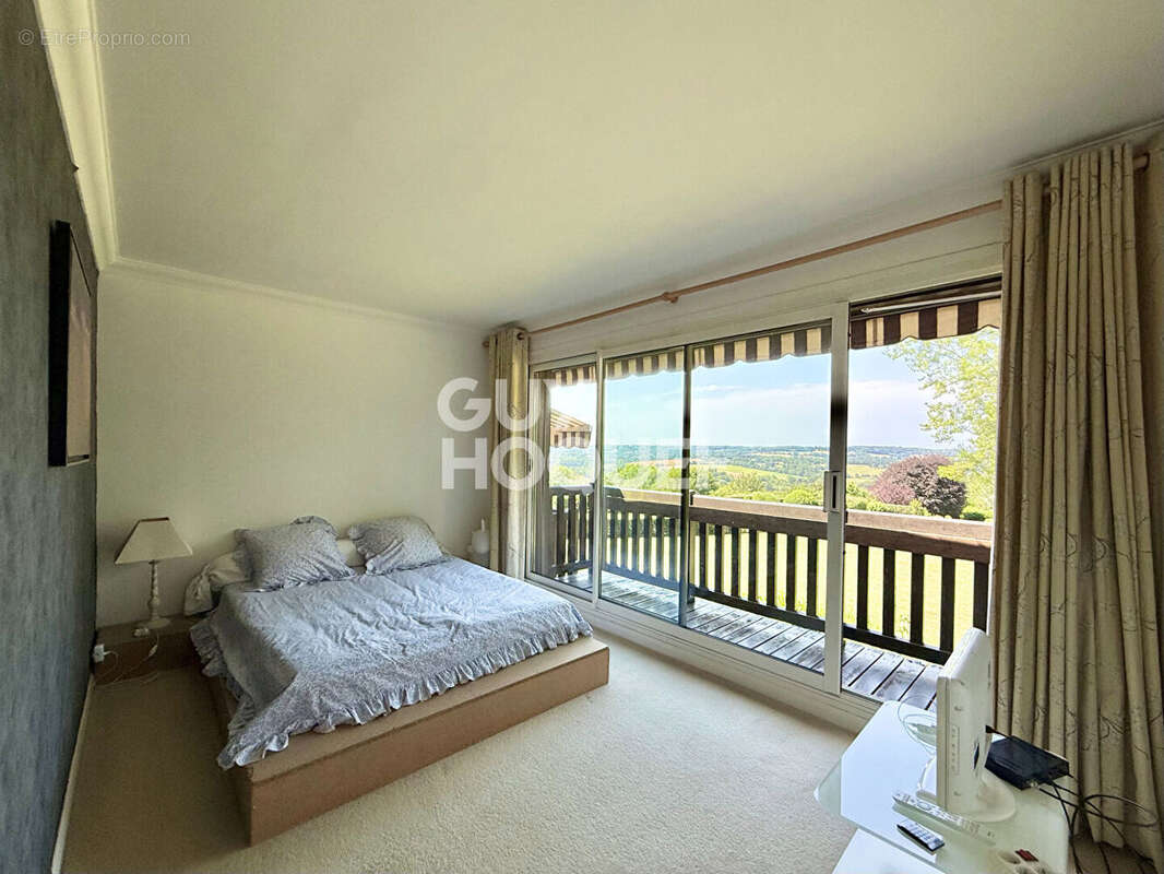 Appartement à TOURGEVILLE