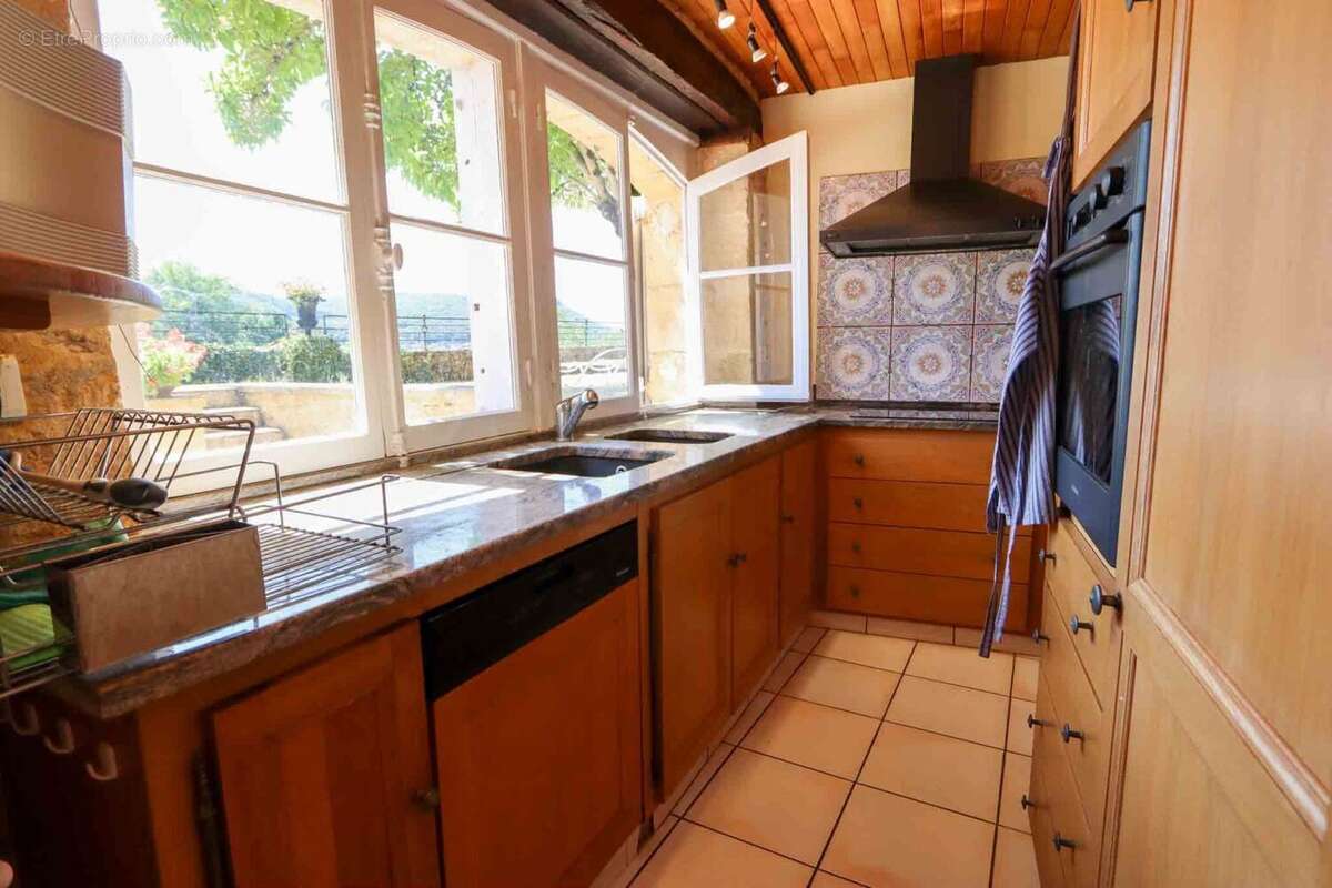 T02.20241326 - Maison à BEYNAC-ET-CAZENAC