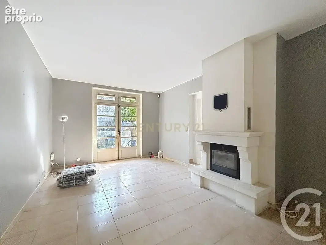 Maison 6 pièces 206 m² à vendre à Sathonay-Village (69580) - photo 8