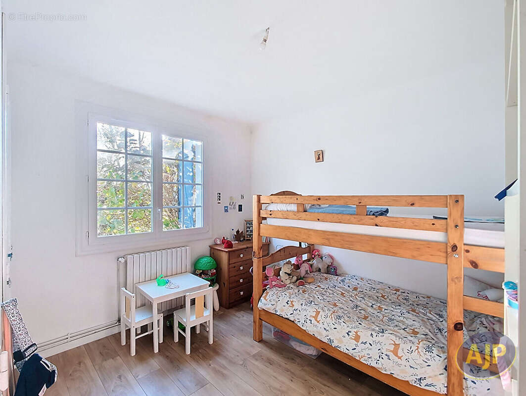 Maison Vieillevigne 9 pièces 6 chambres - photo 10