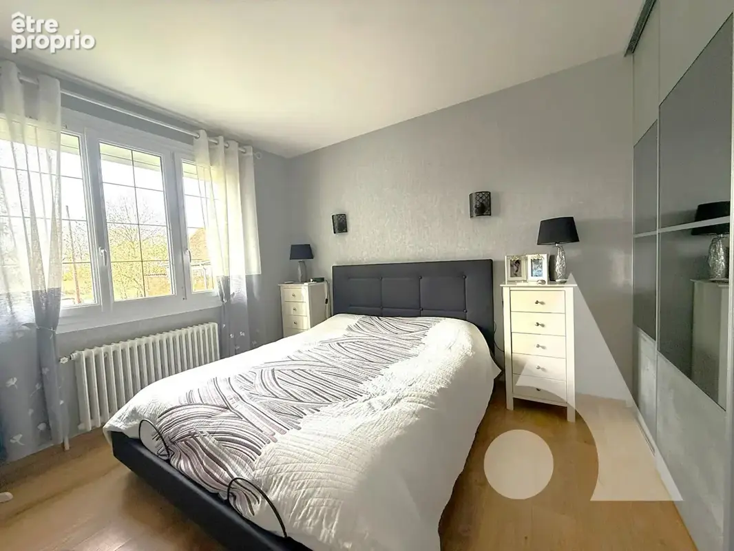 Maison avec sous-sol 4chambres et jardin et véranda - photo 4