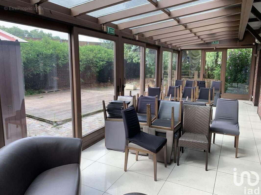 Photo 7 - Commerce à MARNES-LA-COQUETTE