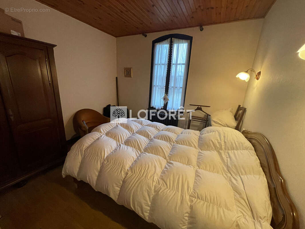 Maison à CAHUZAC-SUR-VERE