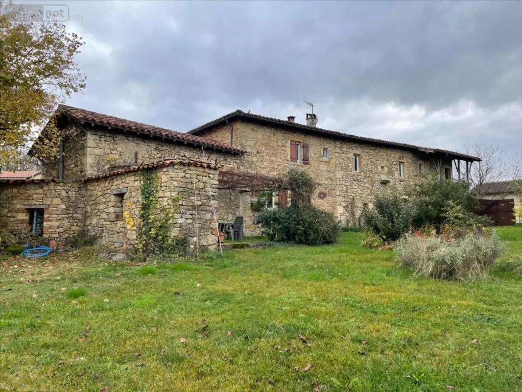 Maison à LENTILLAC-SAINT-BLAISE